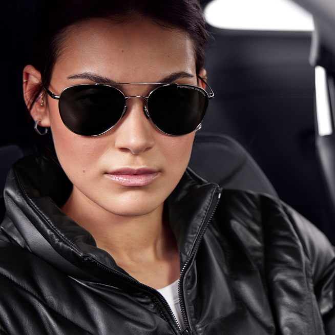 Shows Picture of 1920x1080_0002_Casual_Look-2_Porsche-Design_FW23_2230_lowRes_72dpi.png