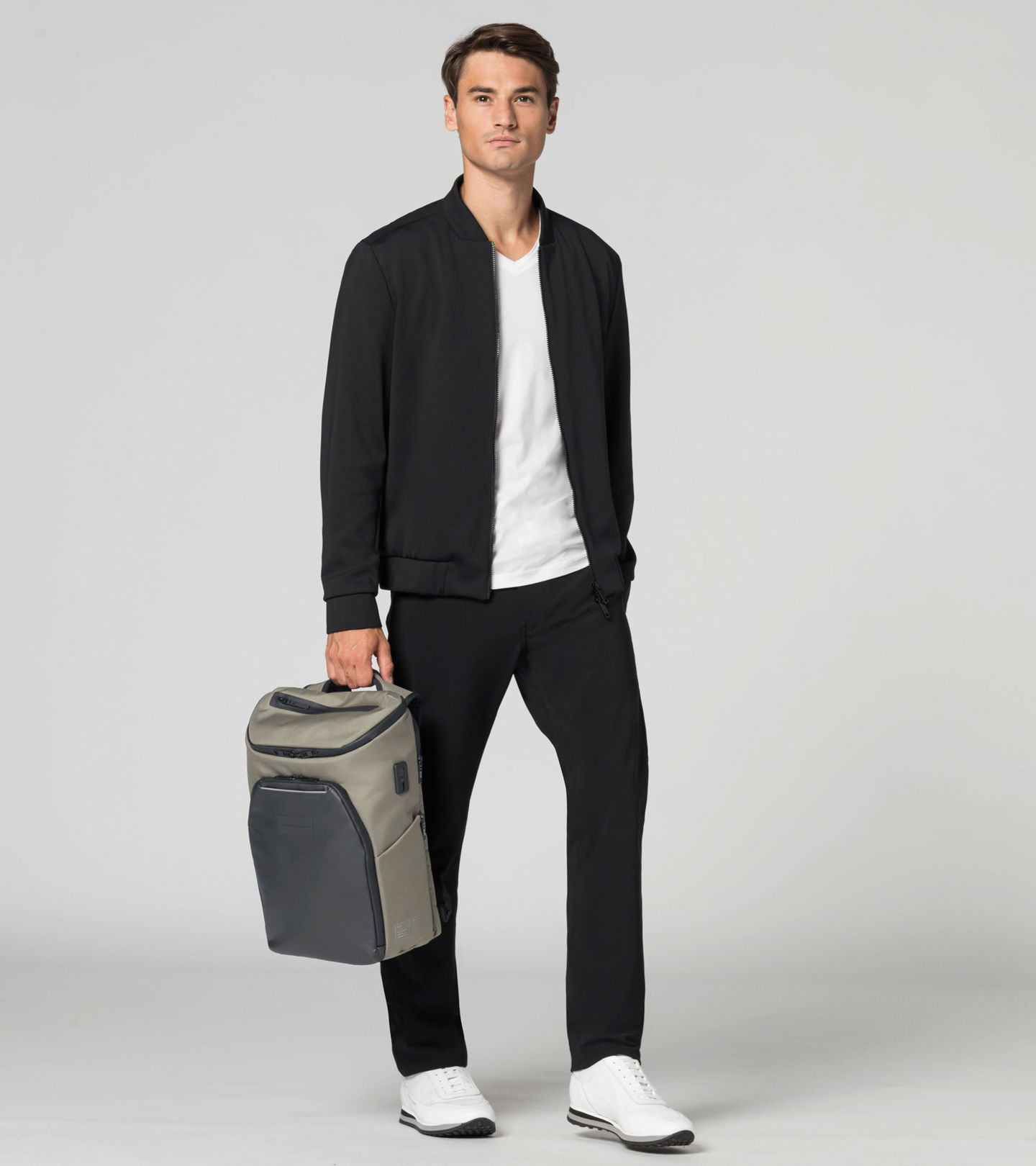 Side Wide view of product with ean 4056487038728