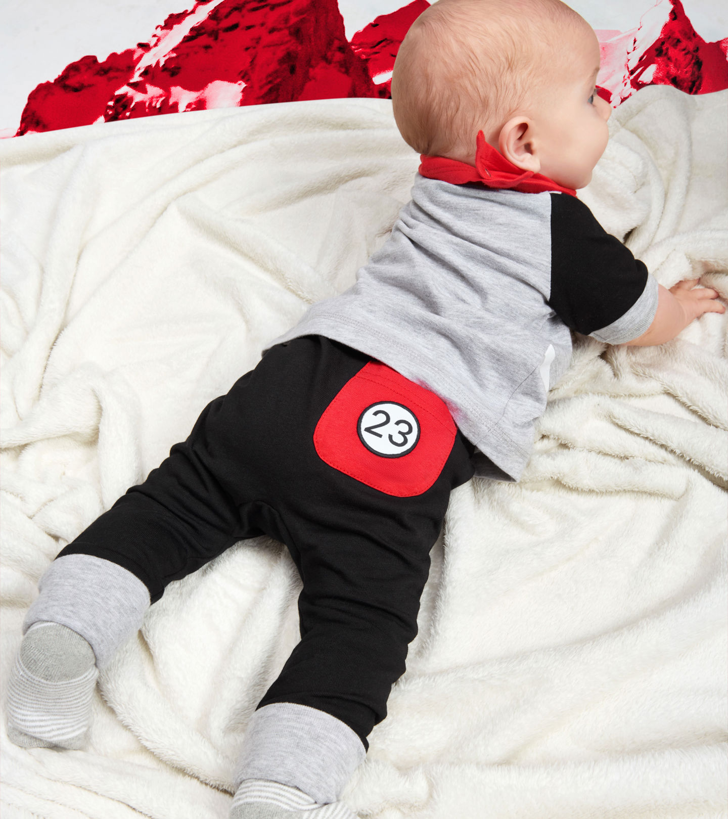 Back view of product with ean 