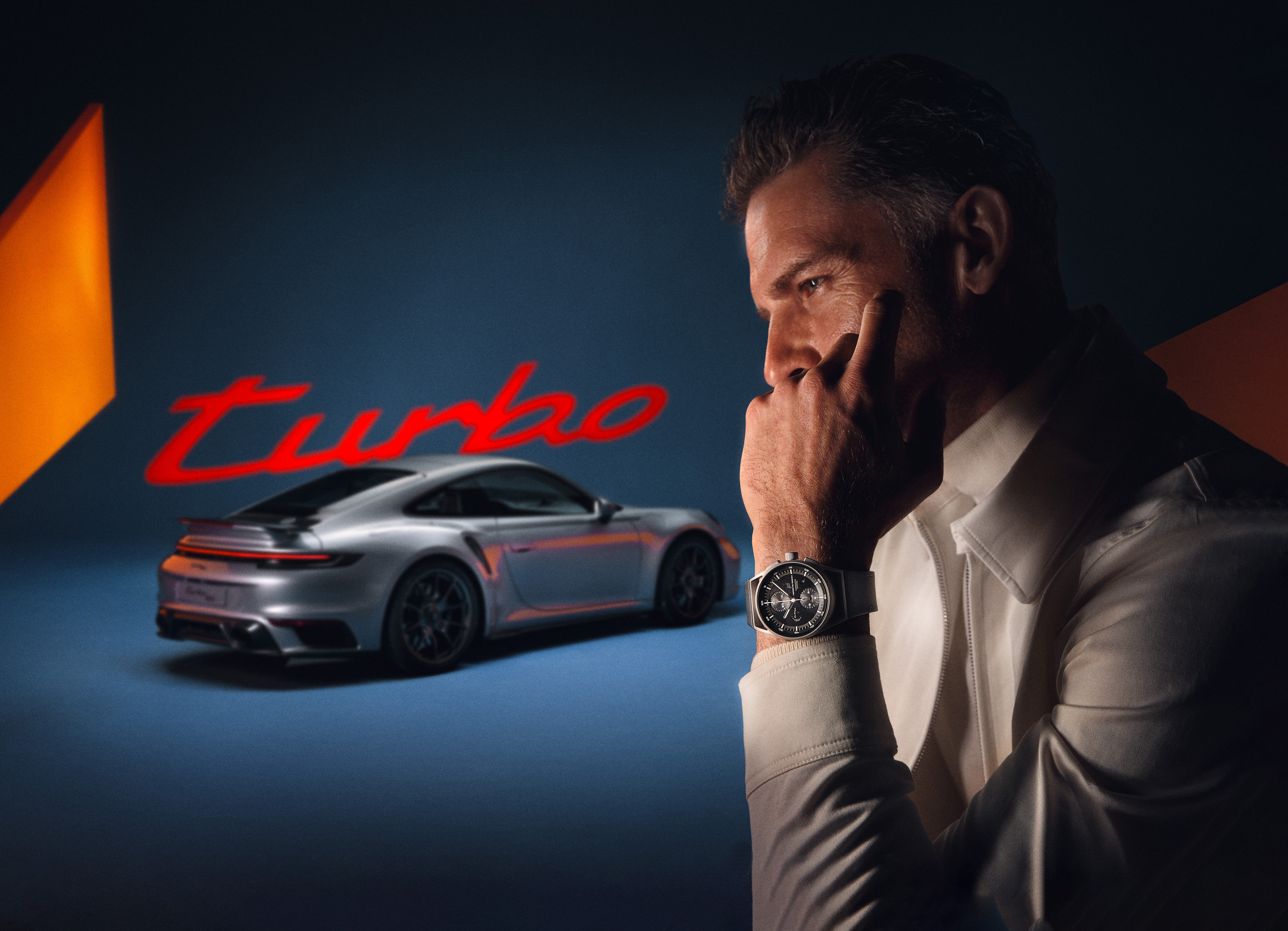 Shows Picture of pd-timepieces-man-watch-on-wrist-911-in-back-02.jpg