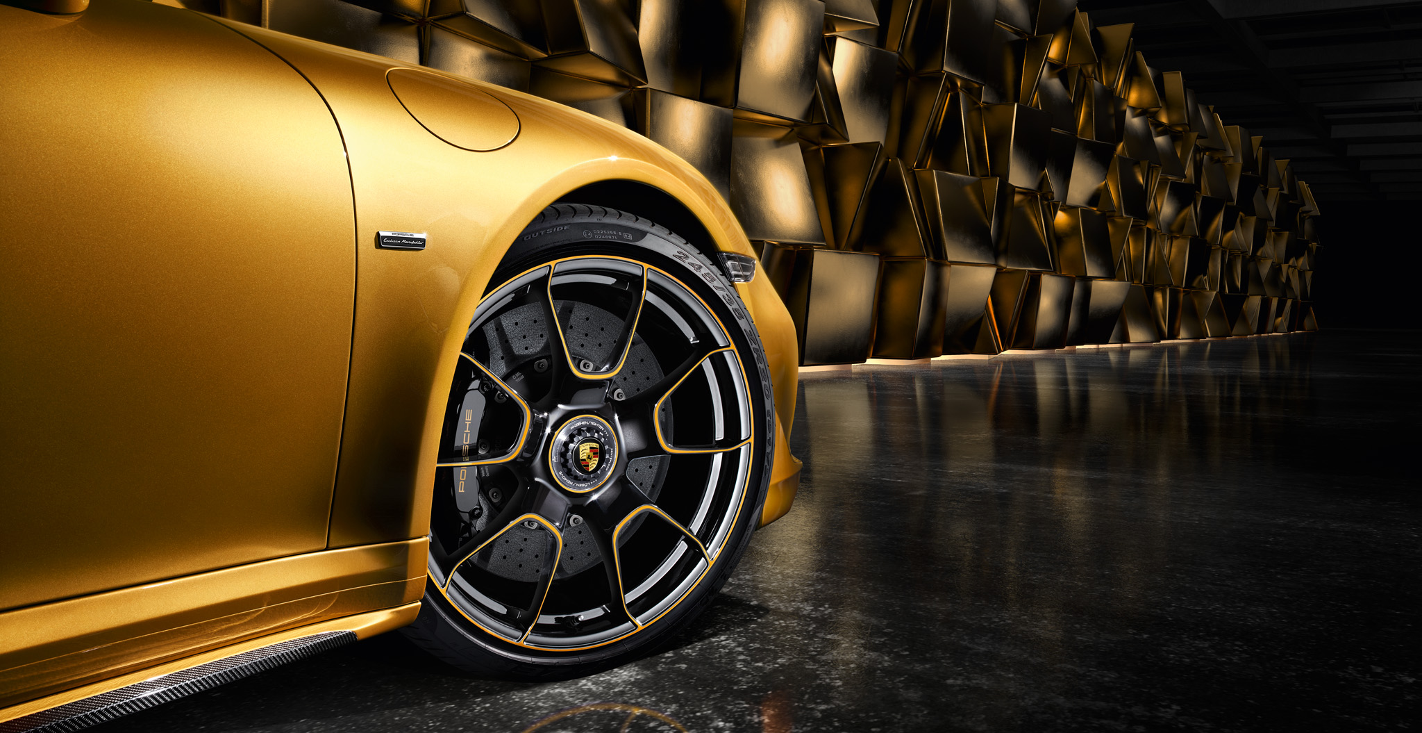 Shows Picture of EX18U30ID0016_low.jpg